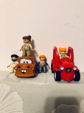 LEGO DUPLO Bundle: Tow Mater, Tractor & 4 Figures Zoo Keeper, Construction Work